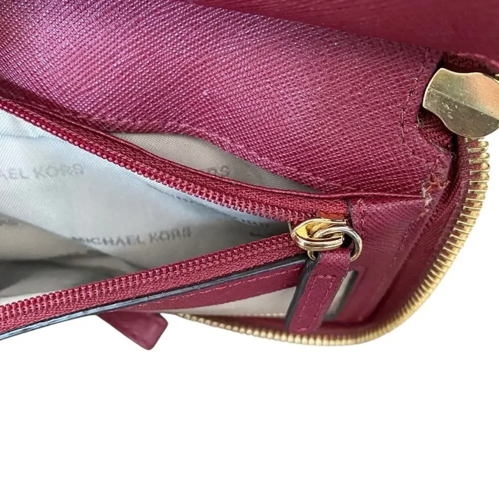 Michael Kors Jet Set Wristlet Zipper Wallet Burgundy
